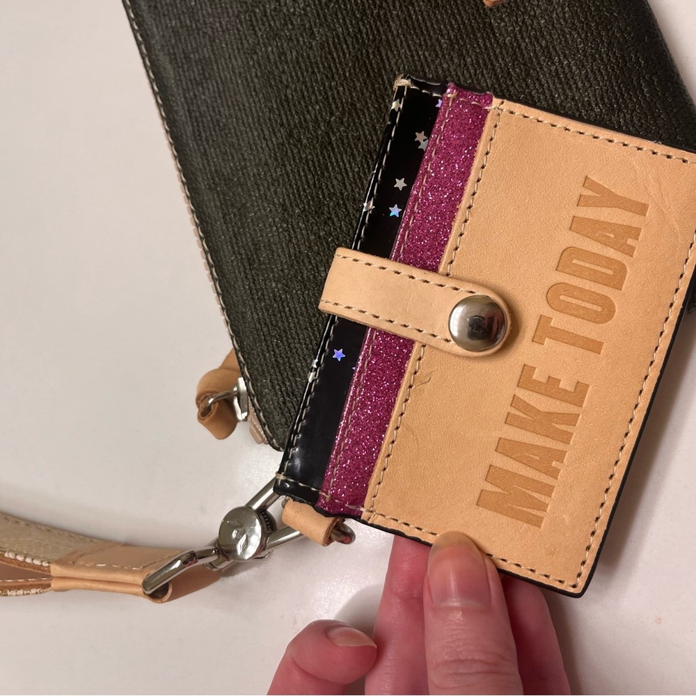 Consuela Green w/ tan trim Wristlet Wallet + pouch - Picture 3 of 9